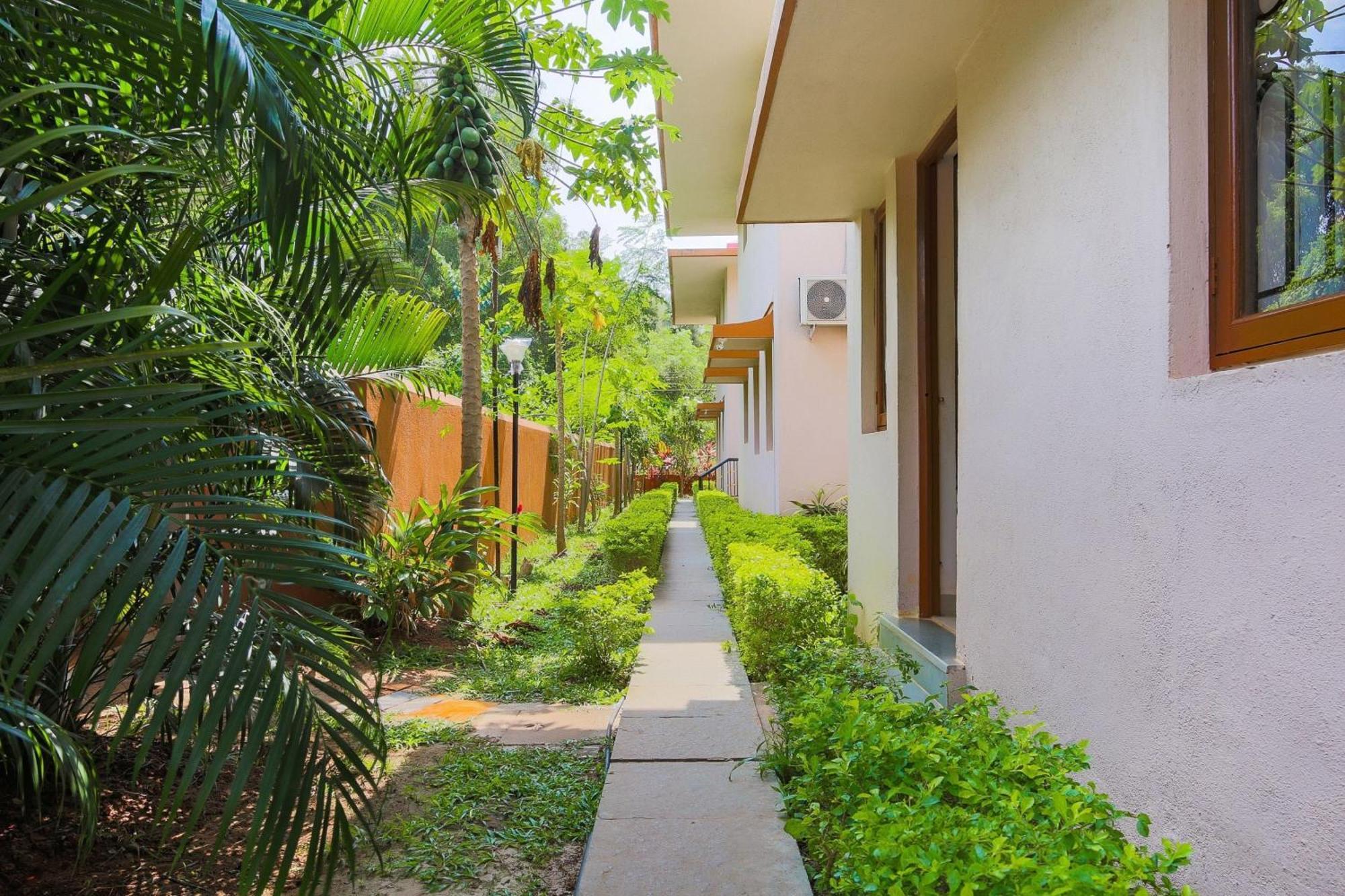 Super Hotel O The Goan Courtyard Colva Extérieur photo